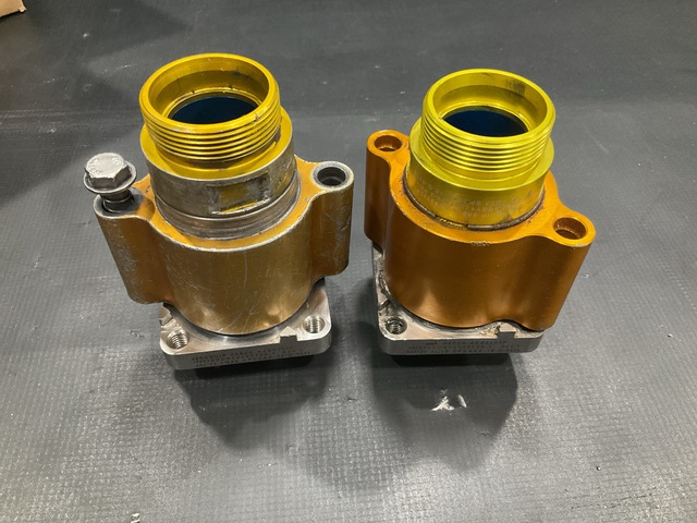 (2) Eaton AE82293P Quick Disconnect Coupling Assemblies