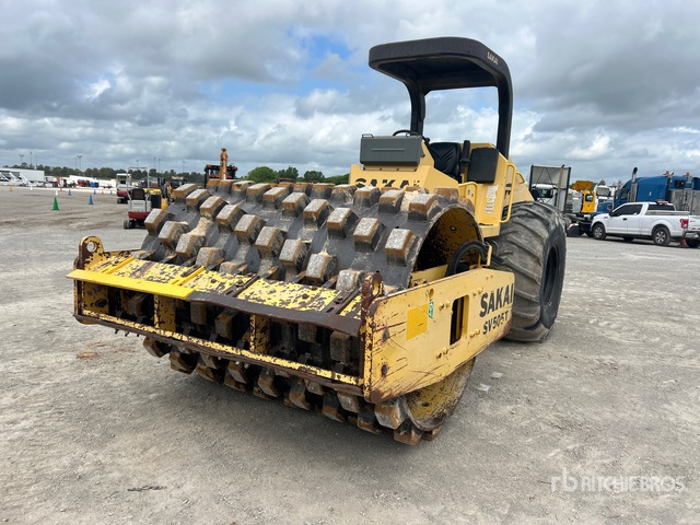 2012 Sakai SV505T Padfoot Drum Compactor