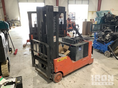 2019 (unverified) Toyota 6BWC20 3750 lb Electric Stacker