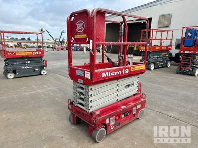 2018 MEC Micro 19 Electric Scissor Lift (Inoperable)