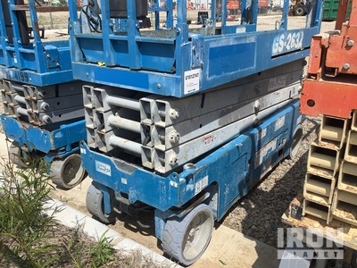 2016 Genie GS-2632 4x4 Electric Scissor Lift (Inoperable)