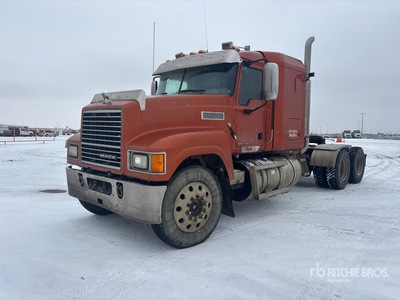 2013 Mack CHU613 6x4 Tracteur Routier Couchette