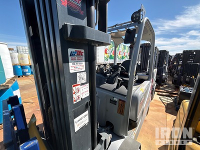 2019 Linde RX60-40 5400 lb Chariot Élévateur Électrique (Inoperable)