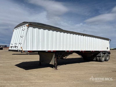 1983 Load King 40 ft T/A Remorque à grains