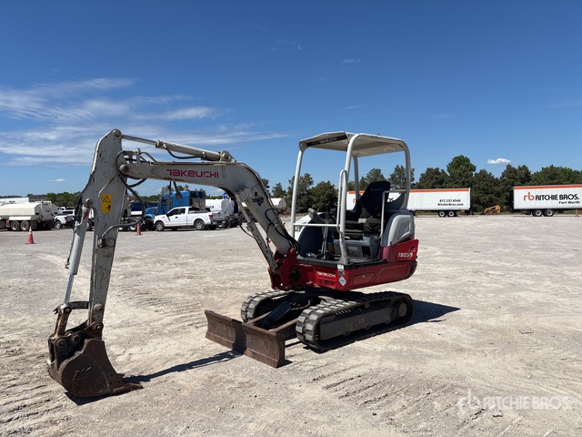 2016 Takeuchi TB230 Mini Excavator