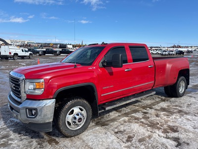 2015 GMC 3500HD 4x4 Crew Cab Pickup