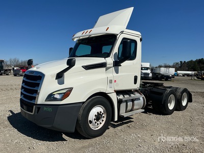 2018 Freightliner Cascadia 113 6x4 T/A Day Cab Truck Tractor