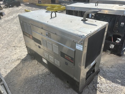 2011 Red-D-Arc 550 A Skid-Mounted Multi-Process Soldadora motorizada (Inoperable)