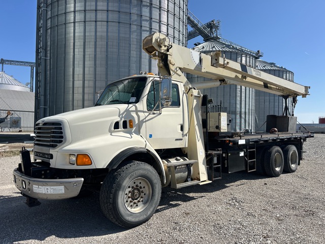 2007 National 800D 46000 lb Straight Boom on 2007 Sterling LT8500 6x4 Boom Truck