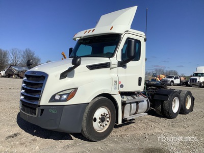 2018 Freightliner Cascadia 126 6x4 T/A Day Cab Truck Tractor