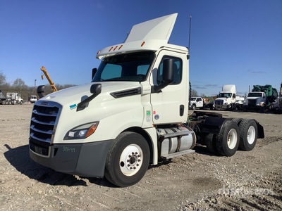 2018 Freightliner Cascadia 126 6x4 T/A Day Cab Truck Tractor