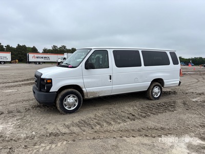 2010 Ford E-350 XL 10 Passenger Van