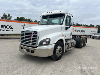 2019 Freightliner Cascadia 125 6x4 T/A Day Cab Truck Tractor