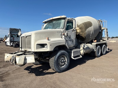 2003 International 5600i 6x4 Mixer Truck