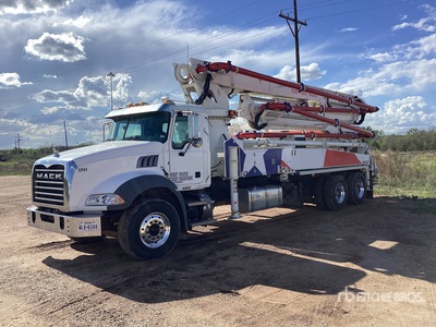 2023 DY DCP40X-5ZR 40 m on 2023 Mack GR64B 6x4 Camion transportador de hormigon