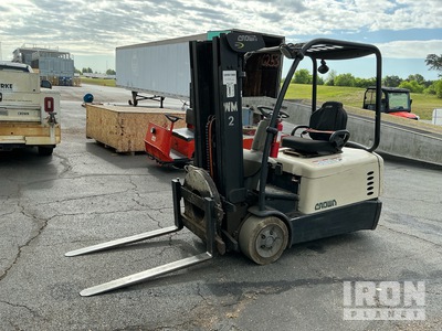 Crown SC245-40 4000 lb Montacargas Eléctrico