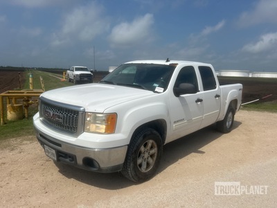 2011 GMC SIERRA 4x4 Crew Cab Pickup