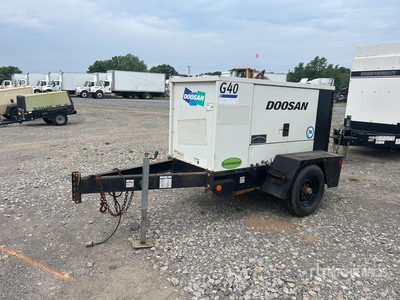 2013 Doosan G40 28 kW Mobile Generador