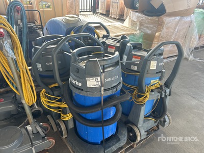 Quantity of (4) Clarke Summit 20 Stofzuiger