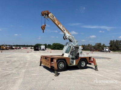 Shuttlelift 3330ELB 17000 lb 4x4x4 Carry Deck Crane