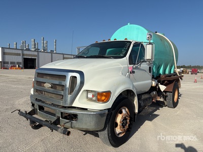 2008 Ford F-750 4x2 Water Truck