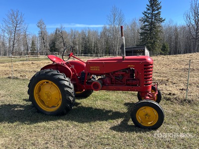 Massey-Harris Mustang 2WD Wide Front Tractor histórico
