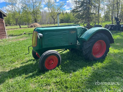 Oliver 70 2WD Wide Front Antique Tractor