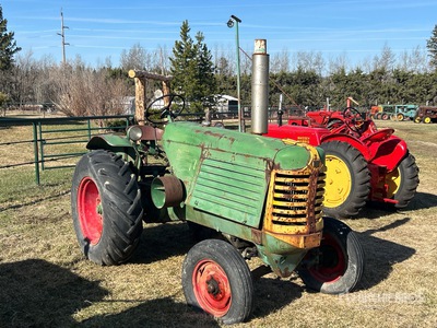 Oliver Standard 77 2WD Wide Front Tractor histórico