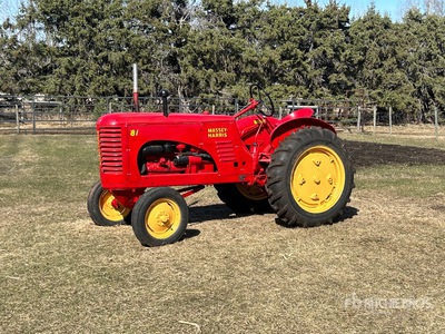 Massey-Harris 81 2WD Wide Front Tractor histórico