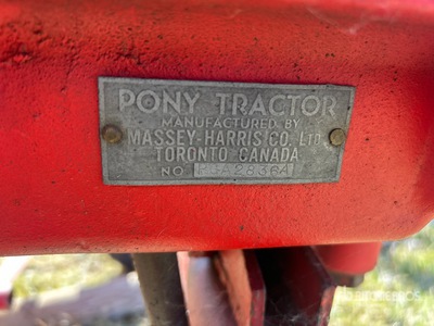 Massey-Harris Pony 2WD Wide Front Tractor histórico