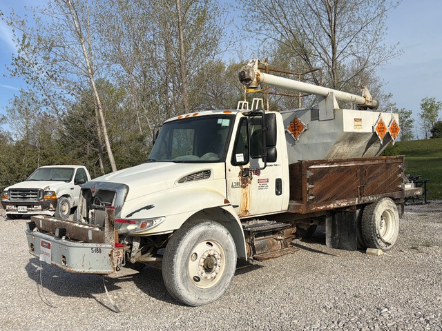 Tradestar ANFO Body on 2003 International 4300 SBA 4x2 Explosives Emulsion Truck