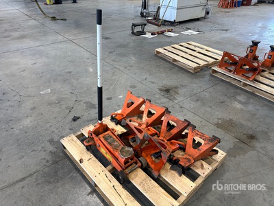 Quantity of (6) 6 Ton Jack Stands