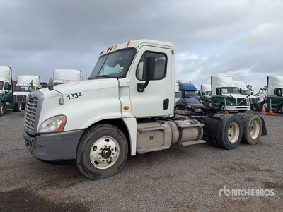 2014 Freightliner Cascadia 125 6x4 T/A Day Cab Truck Tractor