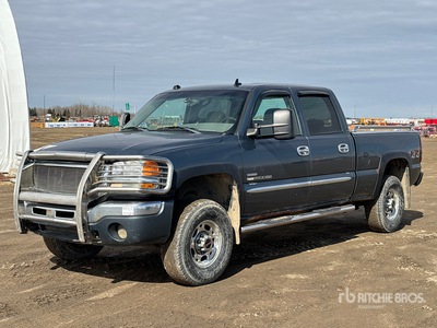 2006 GMC Sierra 2500HD 4x4 Crew Cab Pickup