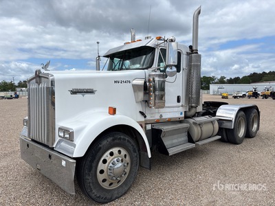 2007 Kenworth W900 6x4 T/A Day Cab Truck Tractor