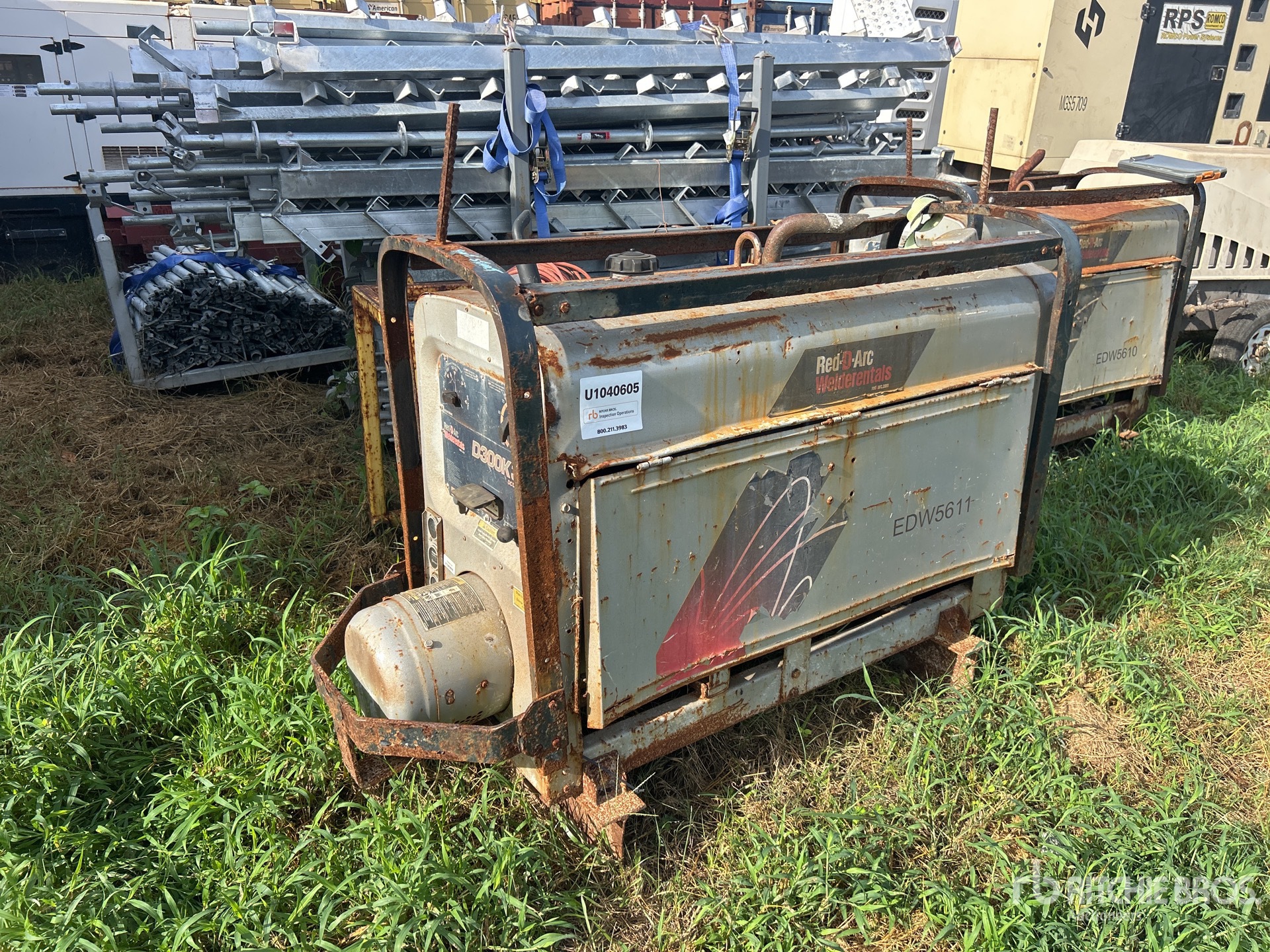 Red-D-Arc D300K 3+3 250 A Skid-Mounted Stick Engine Driven Welder