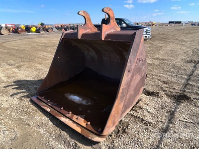 WBM 84 in Q/C Cleanup Excavator Bucket - Fits John Deere
