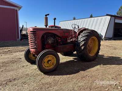 1950 Massey-Harris 55 2WD Wide Front جرار تاريخي