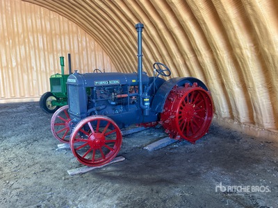 1928 McCormick Deering 10-20 2WD Wide Front Ciągnik zabytkowy