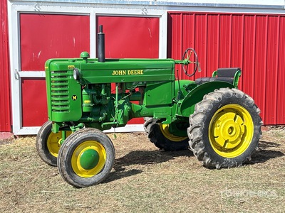 John Deere M 2WD Wide Front Ciągnik zabytkowy