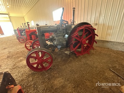 1926 Case 18-32 2WD Wide Front Ciągnik zabytkowy