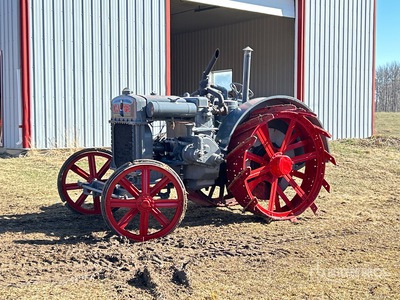 1926 Case 18-32 2WD Wide Front جرار تاريخي