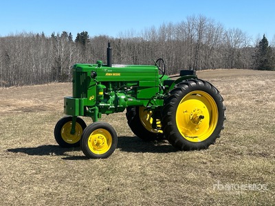 1954 John Deere 40 V 2WD Wide Front Tractor histórico