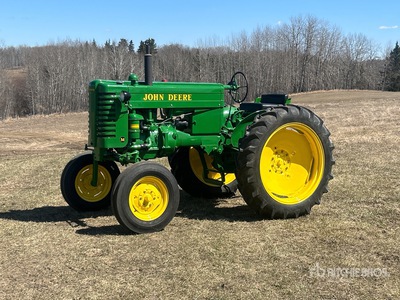 1951 John Deere M High Crop 2WD Wide Front Tractor histórico
