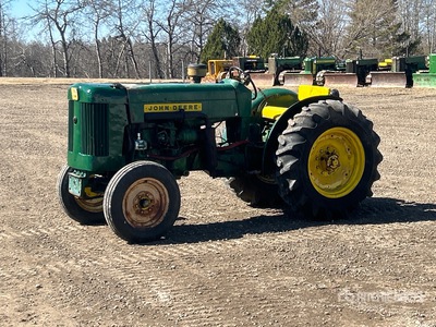 1970 John Deere 445 Argentina Vineyard 2WD Wide Front Tractor histórico