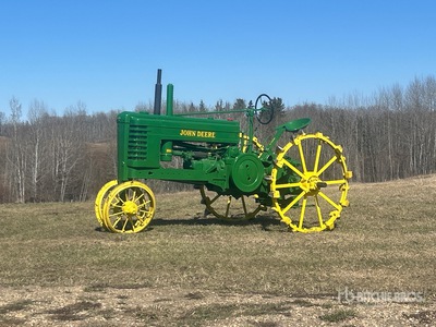 1943 John Deere B 2WD Narrow Front Tractor histórico