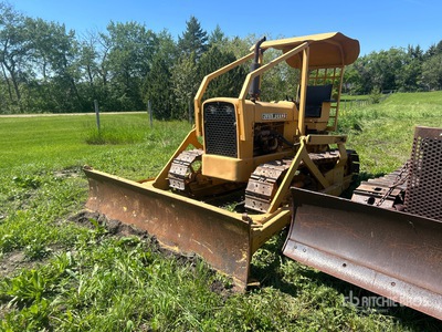 John Deere Crawler 1010 Antique Track Tractor