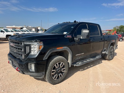 2023 GMC Sierra 2500HD AT4 4x4 Crew Cab بيك اب