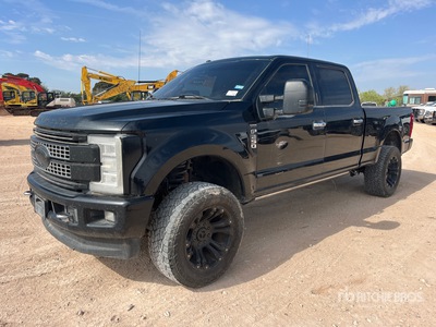 2017 Ford F-250 Platinum 4x4 Crew Cab بيك اب