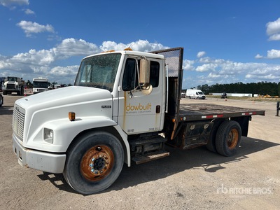 2001 Freightliner F60 4x2 Flatbed Truck